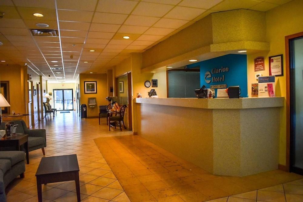 Americinn & Suites By Wyndham Baraboo Event Center Exteriér fotografie