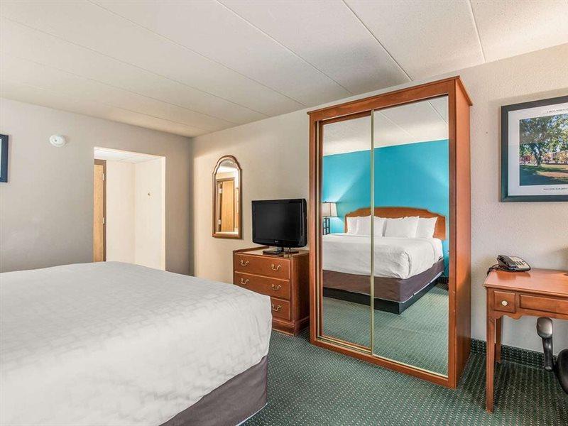 Americinn & Suites By Wyndham Baraboo Event Center Exteriér fotografie