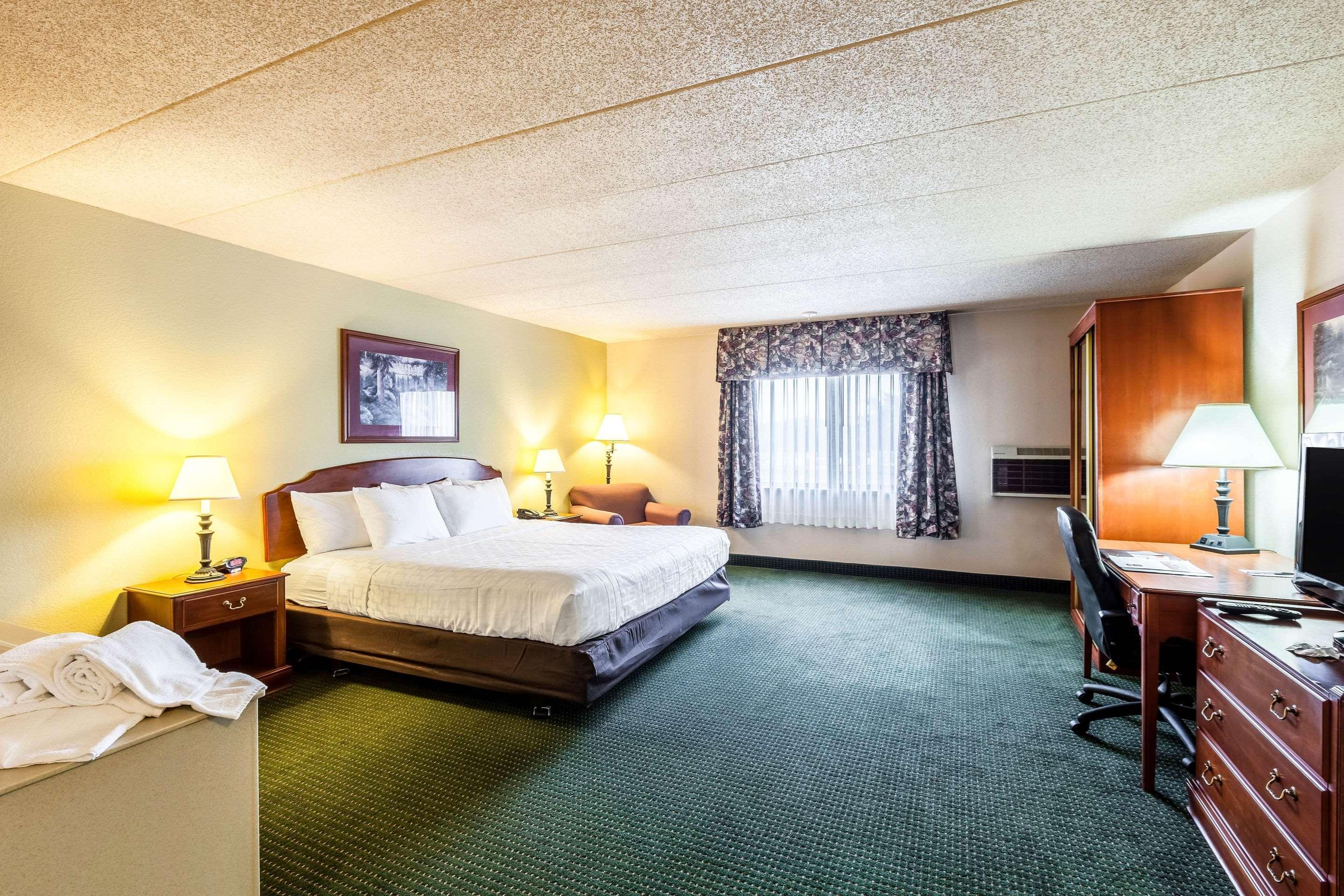 Americinn & Suites By Wyndham Baraboo Event Center Exteriér fotografie