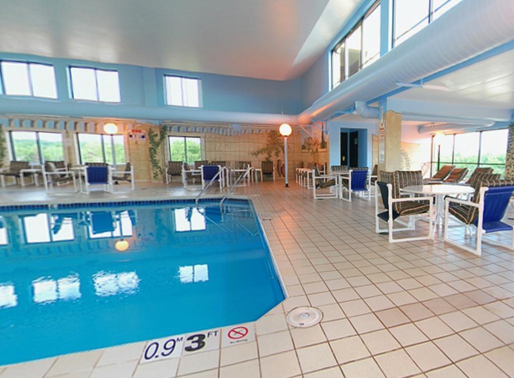 Americinn & Suites By Wyndham Baraboo Event Center Exteriér fotografie