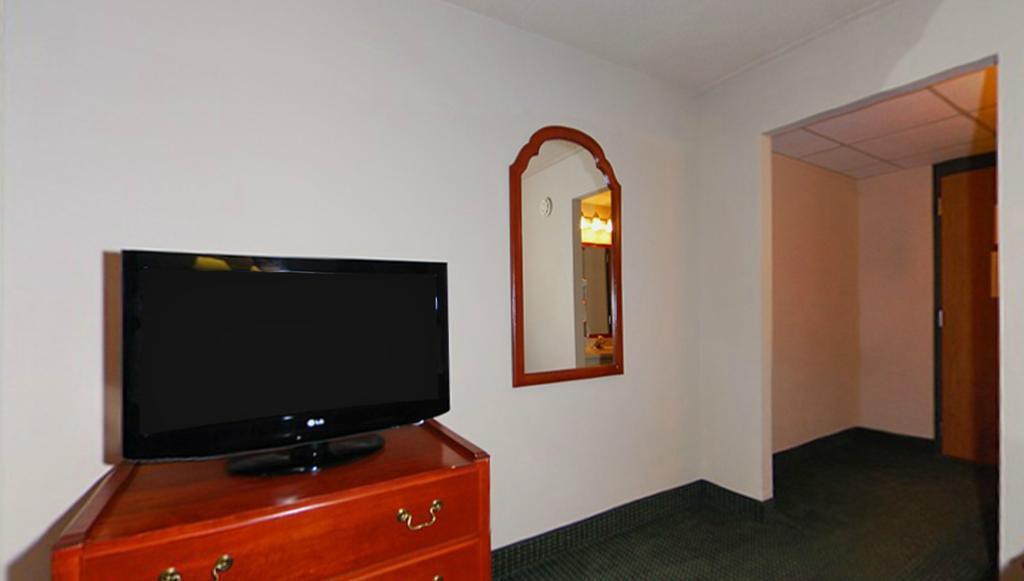Americinn & Suites By Wyndham Baraboo Event Center Exteriér fotografie