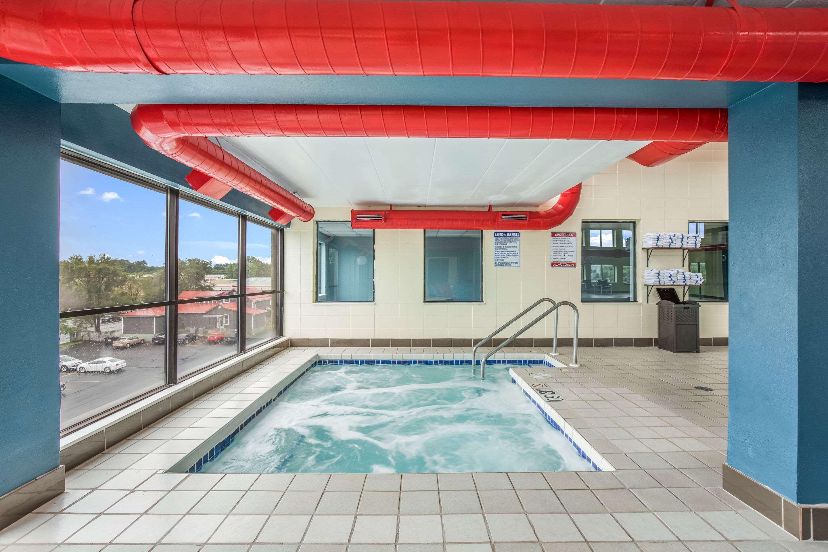 Americinn & Suites By Wyndham Baraboo Event Center Exteriér fotografie