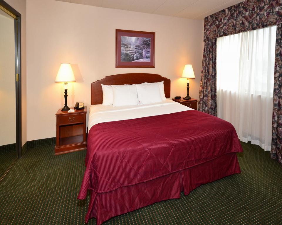 Americinn & Suites By Wyndham Baraboo Event Center Exteriér fotografie