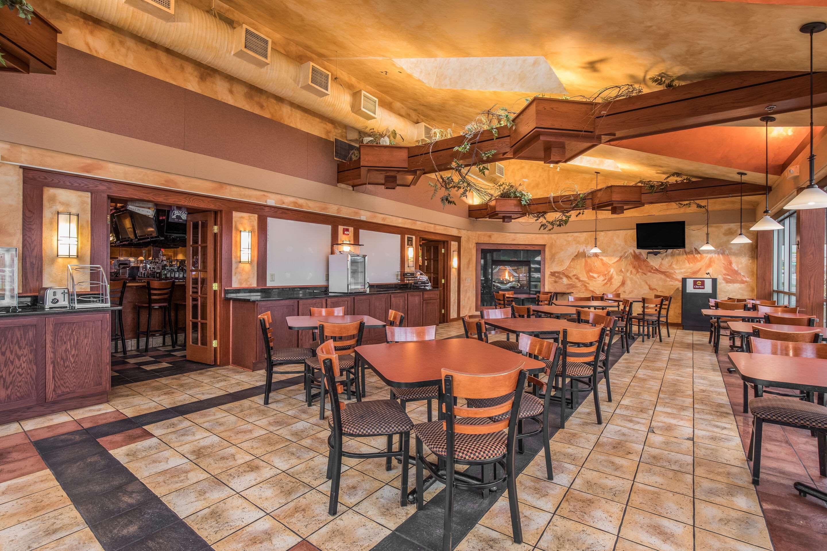Americinn & Suites By Wyndham Baraboo Event Center Exteriér fotografie
