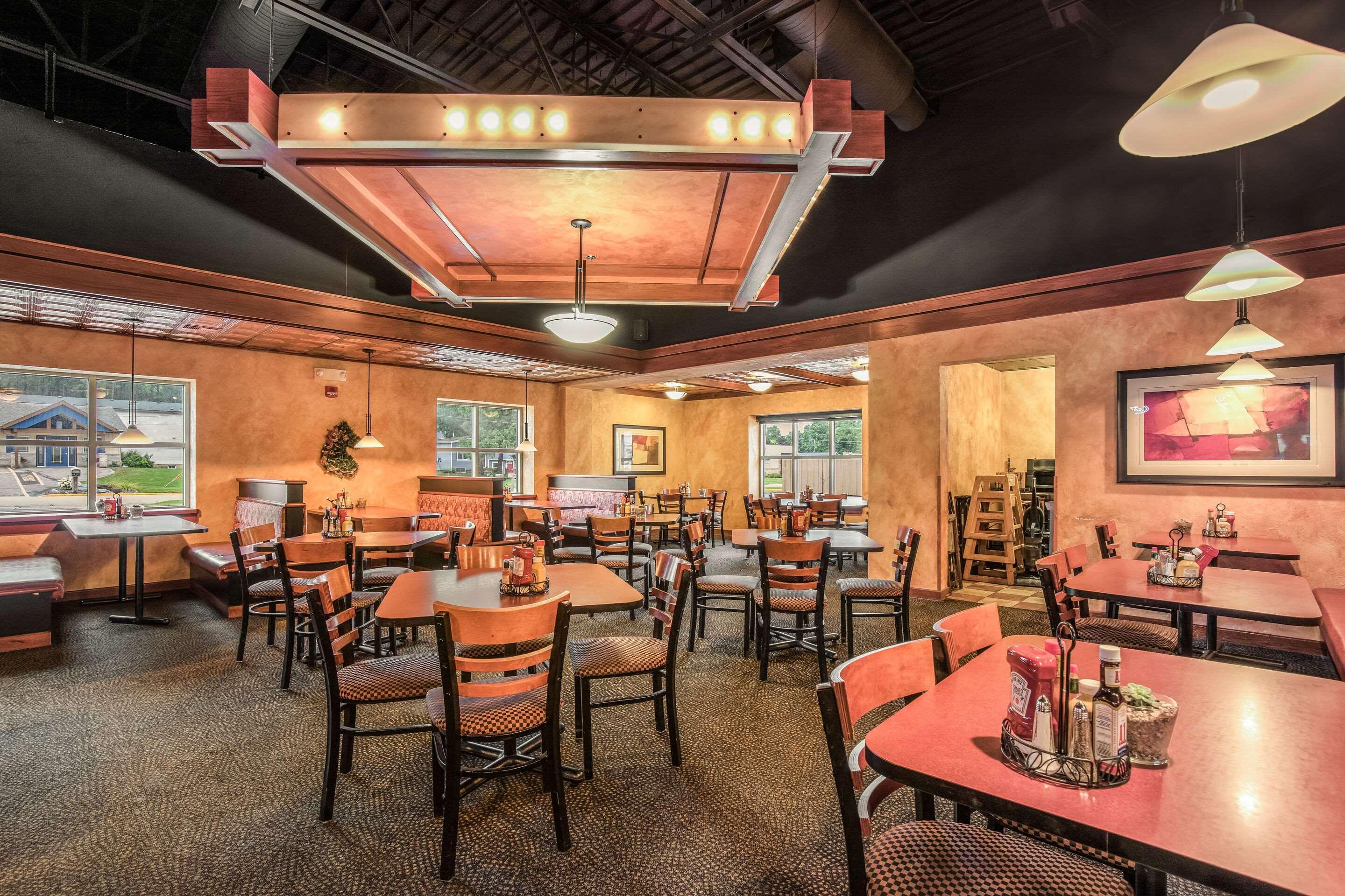 Americinn & Suites By Wyndham Baraboo Event Center Exteriér fotografie