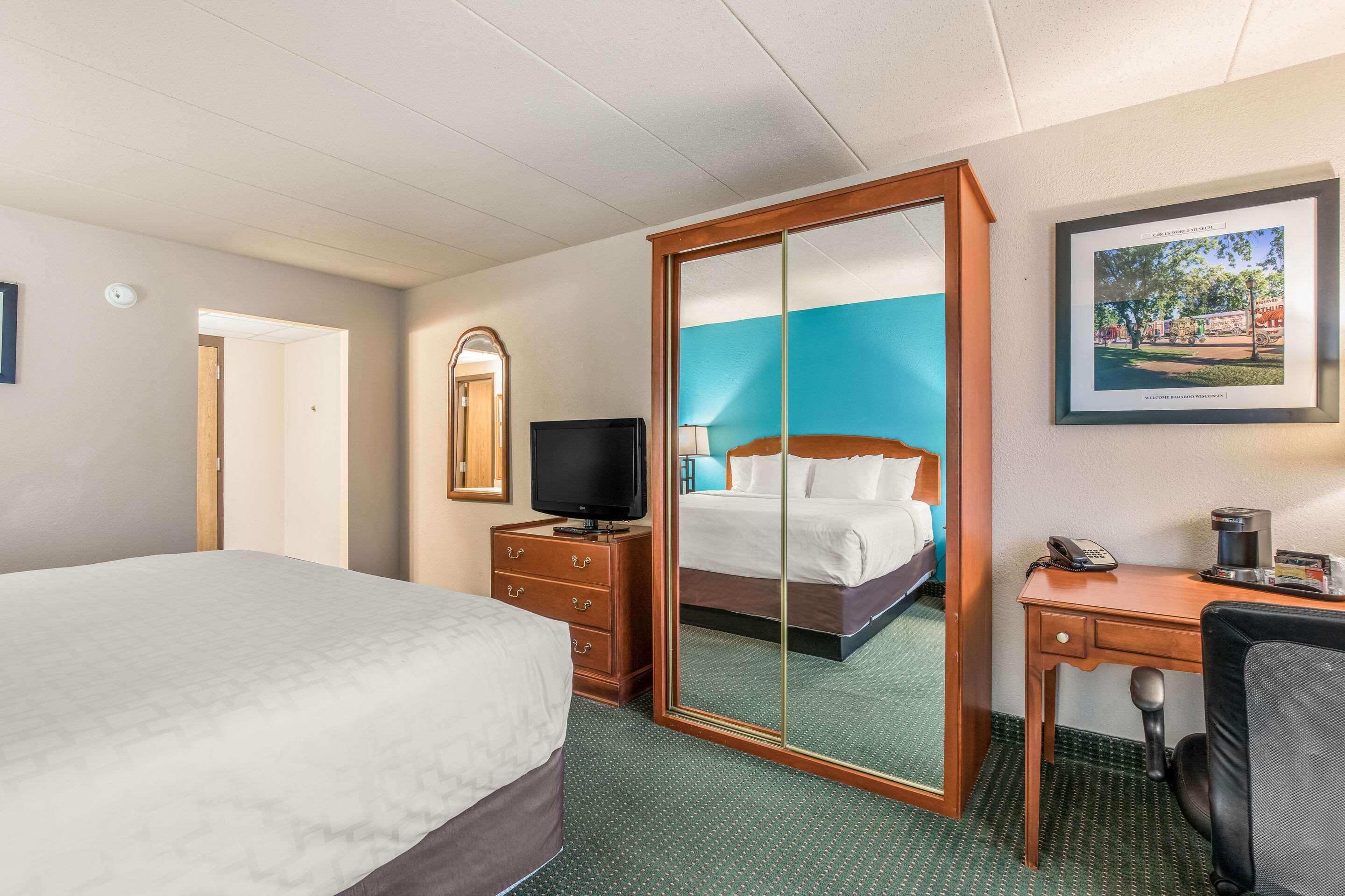 Americinn & Suites By Wyndham Baraboo Event Center Exteriér fotografie