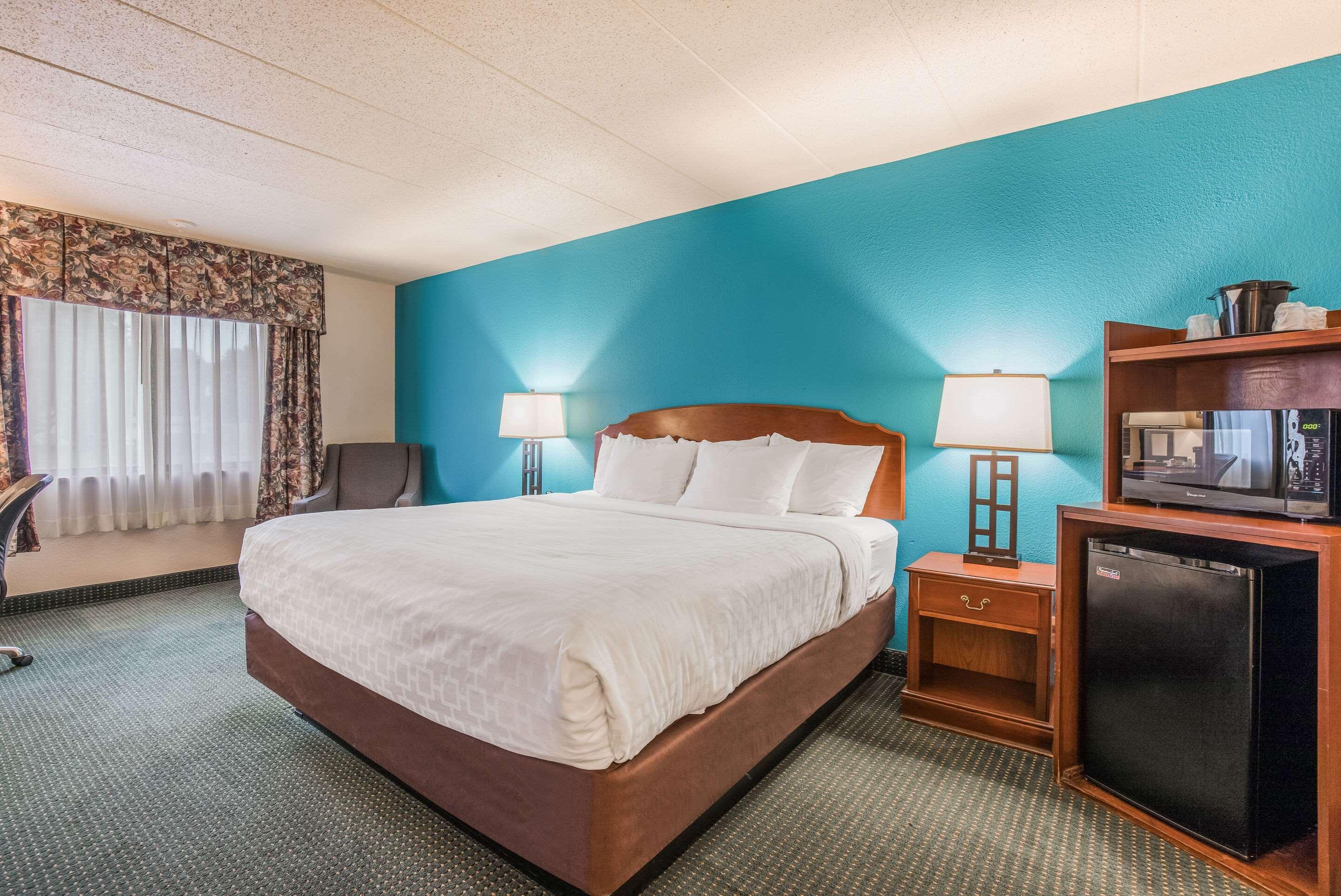 Americinn & Suites By Wyndham Baraboo Event Center Exteriér fotografie