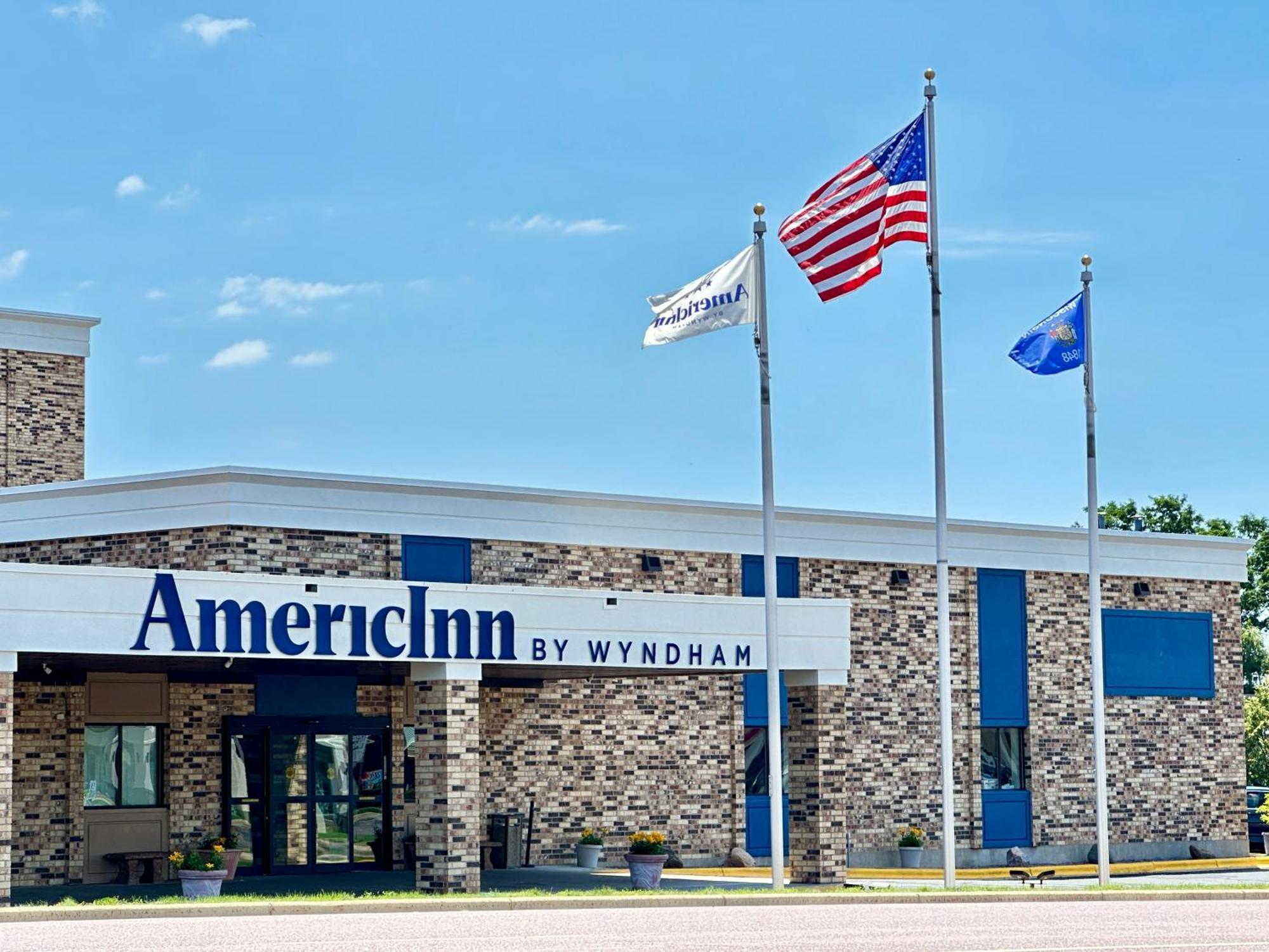 Americinn & Suites By Wyndham Baraboo Event Center Exteriér fotografie
