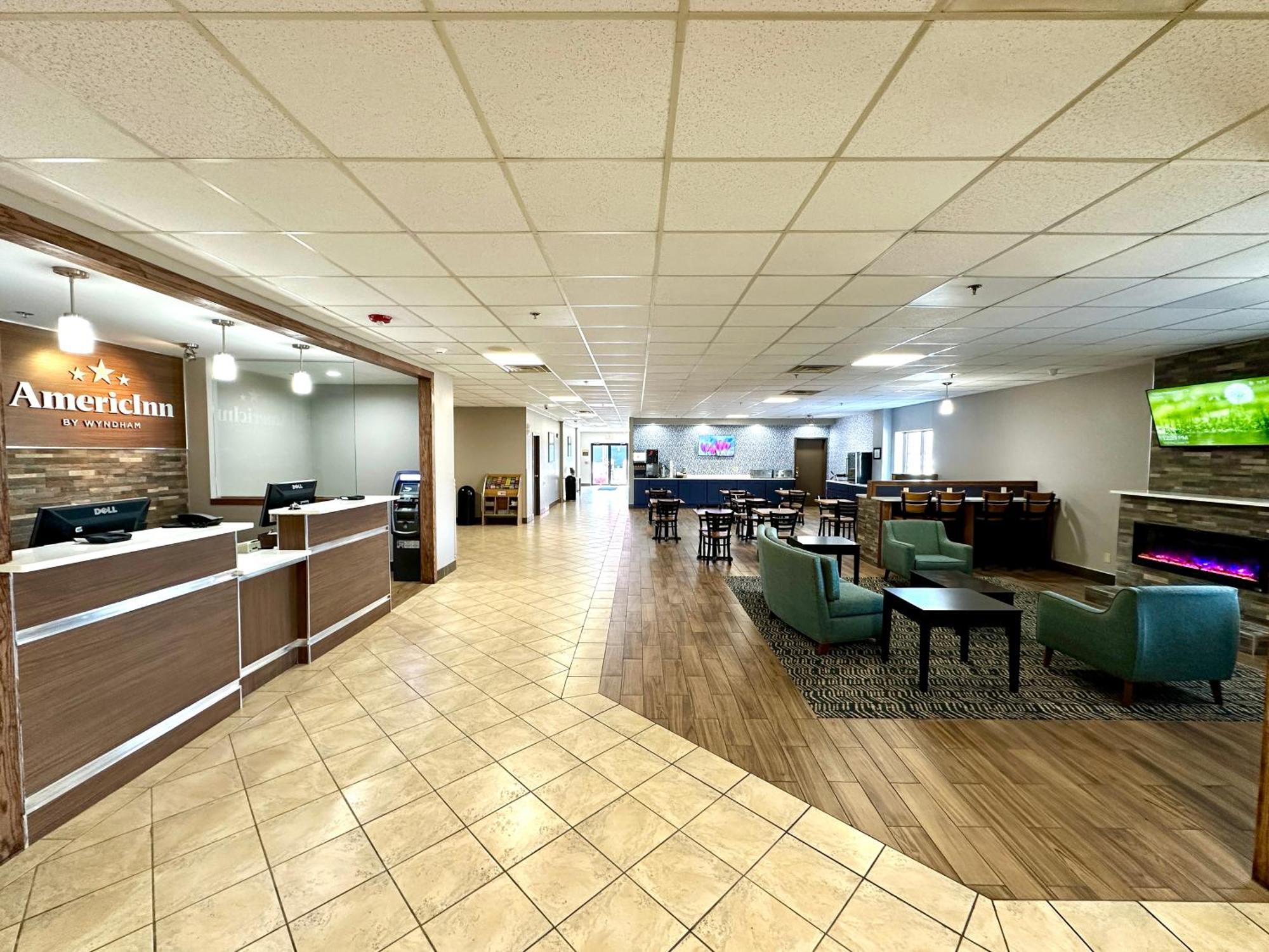 Americinn & Suites By Wyndham Baraboo Event Center Exteriér fotografie