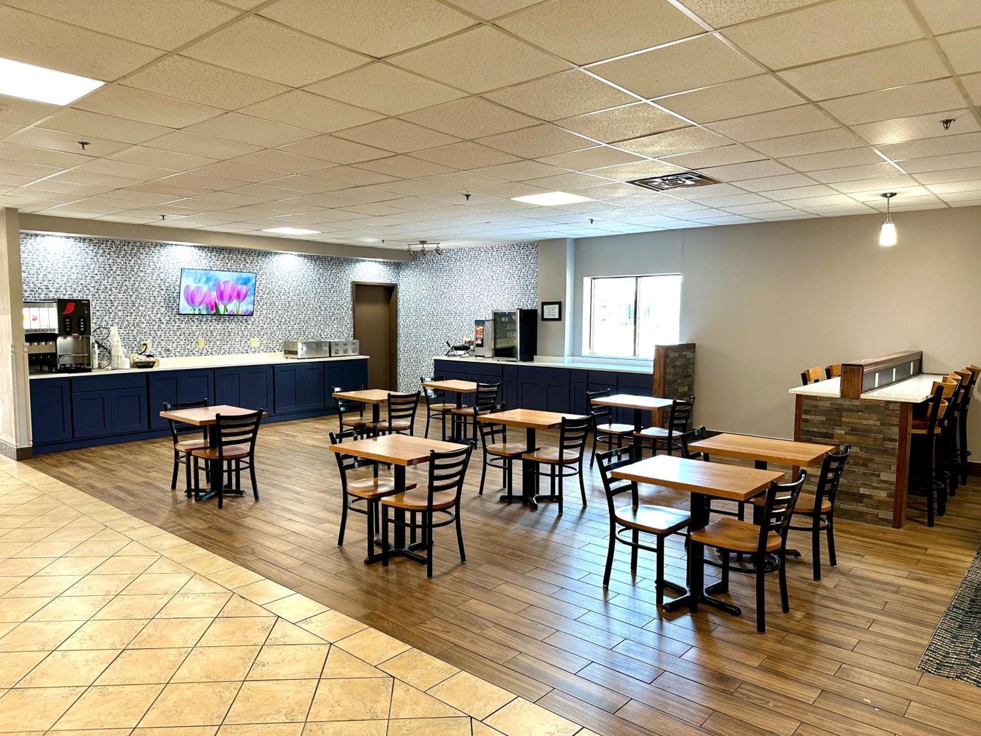 Americinn & Suites By Wyndham Baraboo Event Center Exteriér fotografie