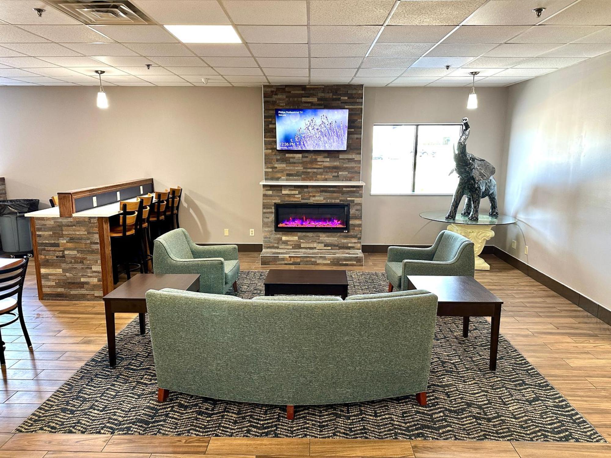 Americinn & Suites By Wyndham Baraboo Event Center Exteriér fotografie