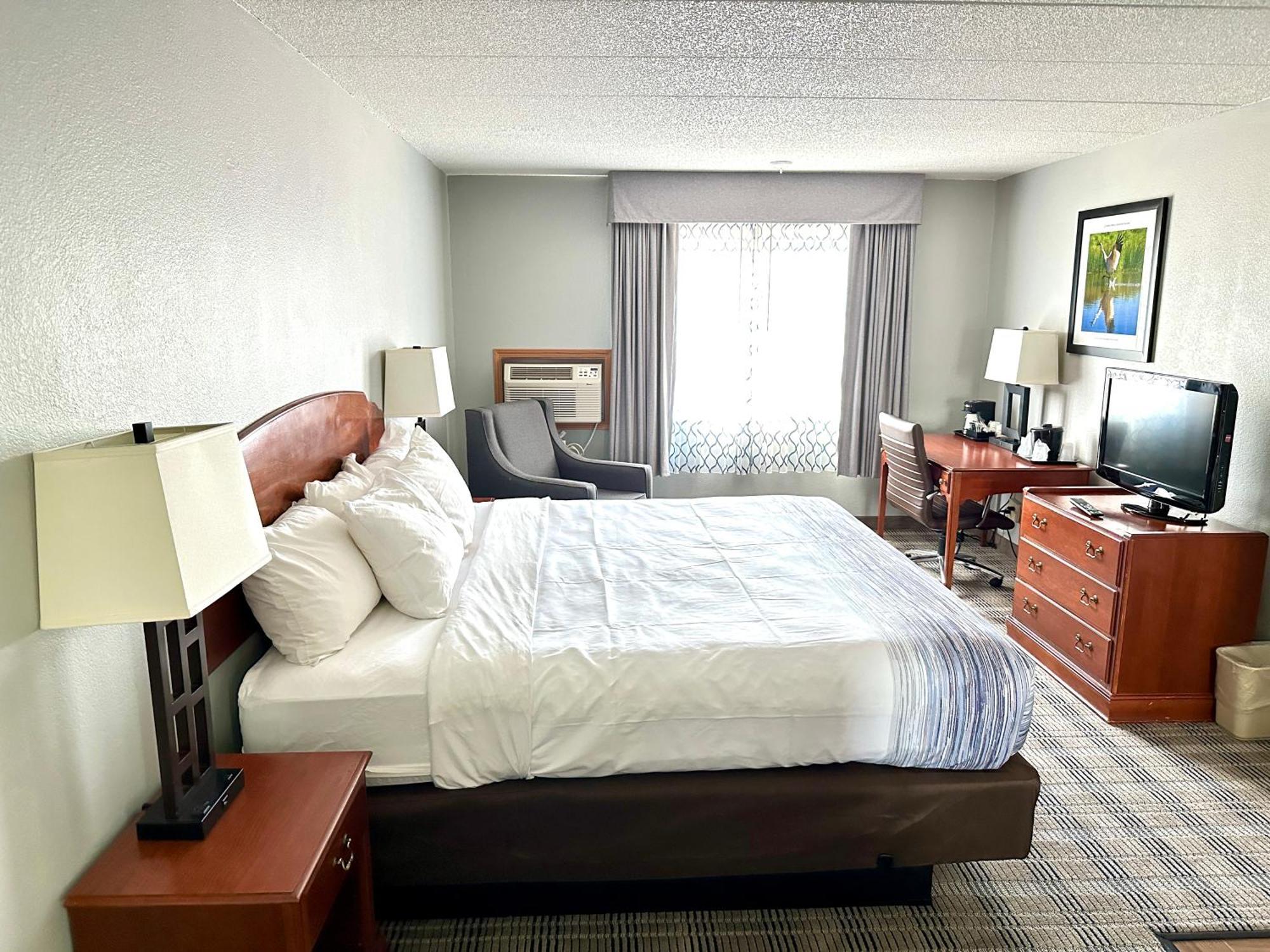 Americinn & Suites By Wyndham Baraboo Event Center Exteriér fotografie